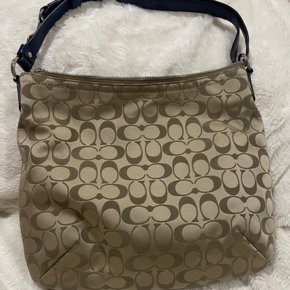 Vintage Coach Penelope Signature Sateen Handbag - Picture 2 of 6